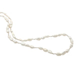 Collier doré alternance de perles de culture et noeuds blancs 38 cm