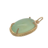 Charms doré prehnite cabochon et scarabée doré