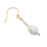 Boucles d'oreilles pendantes dorées perle de culture et pierre de lune