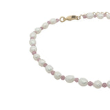 Chaine de cheville dorée en perles de culture et tourmaline rose