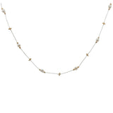 Collier sur fil blanc perles de culture et couronnes dorées 60 cm