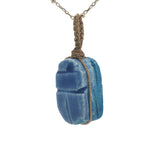 Collier doré scarabée en céramique teintée en bleu 60 cm