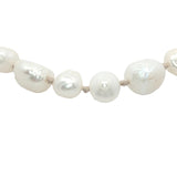 Chaine de cheville dorée perles de culture de différentes tailles et fil beige