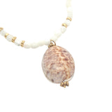 Collier doré coquillage perles en nacre et perles dorées 75 cm