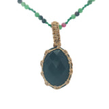 Collier doré rubis zoisite Johri Bazaar en onyx noire et fil doré 60 cm