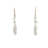 Boucles d'oreilles pendantes dorées perle de culture longue et pierre de lune