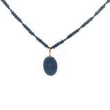 Collier doré lapis lazulis scarabée taillé dans la pierre 42 cm