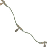 Collier doré fil vert péridot, pampilles et perles dorées 60 cm