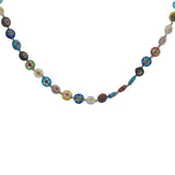 Collier doré perles colorées avec fleurs dessus et noeuds blancs 75 cm