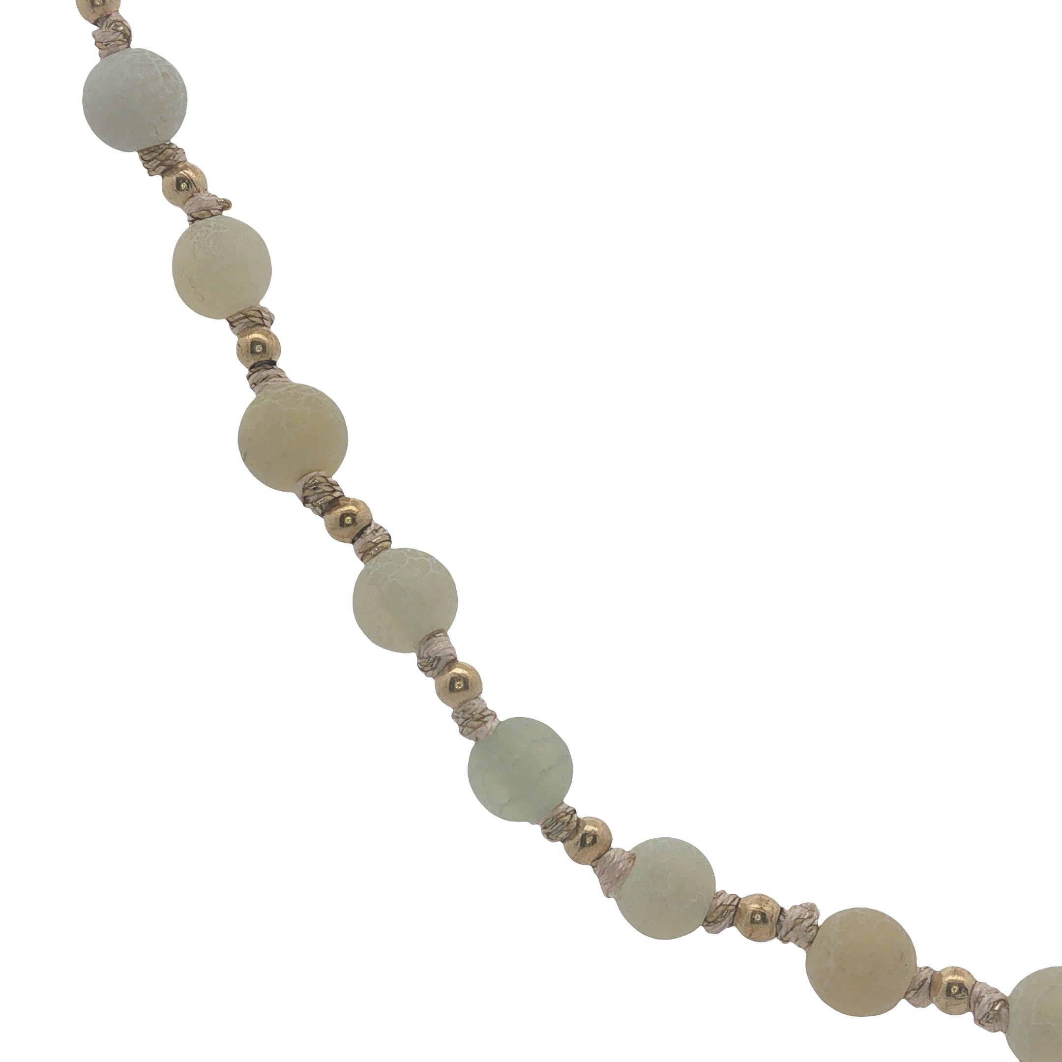 Collier doré perles givrées vert pale et perles dorées 42 cm