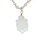 Collier doré tortue taillée dans du cristal perles de culture 50 cm