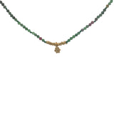 Collier doré rubis zoisite, pampille fleur et perles dorées 38 cm