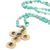 Collier doré mix perles vertes croix onyx verte 75 cm