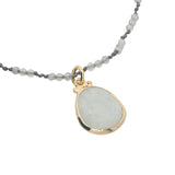 Collier doré pierre de lune avec boules dorées labradorite 60 cm