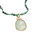 Collier doré prehnite ovale avec boules dorées rubis zoisite 60 cm