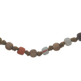 Collier doré perles en bois, perles colorées et noeuds beige 90 cm