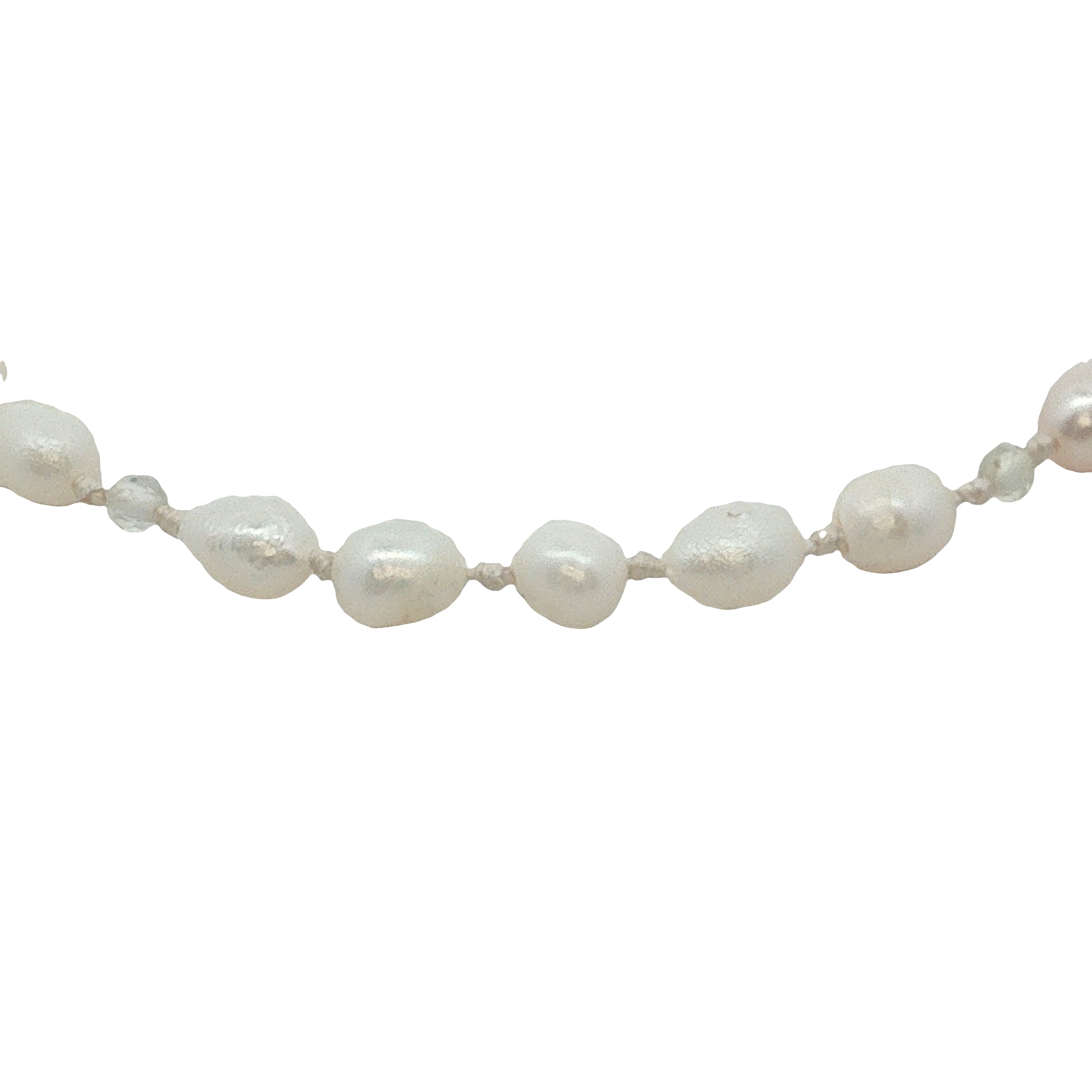 Chaine de cheville dorée perles de culture, pierre de lune et noeuds blancs