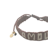 Bracelet brésilien doré fil tissé marron et crème "amour"