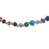 Collier doré perles multicolores avec noeuds blancs 38 cm