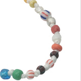 Collier doré perles multicolores avec noeuds blancs 38 cm