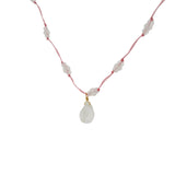 Collier doré fil rose orné de pierre de lune 46cm
