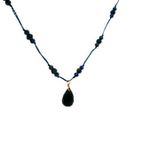 Collier doré fil noir orné d'onyx noir et lapis 42cm