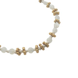 Collier doré perles blanches, couronnes dorées et noeuds blancs 42 cm