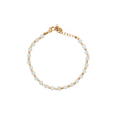 Bracelet doré avec agate blanche et perles dorées