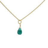 Collier doré petite goutte emeraude facettée