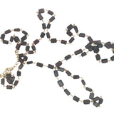 Collier doré base chapelet grenat taillée en rectangles 74 cm
