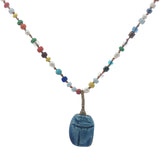 Collier doré scarabée bleu perles colorées et perles de culture 75 cm