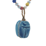 Collier doré scarabée bleu perles colorées et perles de culture 75 cm