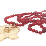 Collier doré en corne rouge main de Fatma avec onyx rouge 75 cm