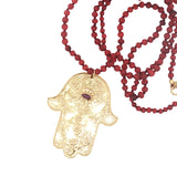 Collier doré en corne rouge main de Fatma avec onyx rouge 75 cm