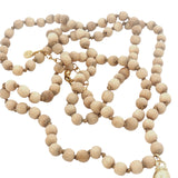 Collier piment doré perles en bois beige 75 cm