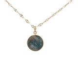 Collier doré médaille visage en labradorite 42 cm