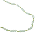 Collier doré avec prehnite et noeuds verts clairs 42 cm