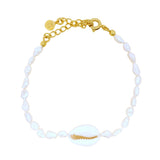 Bracelet doré perles d'eau douce irrégulières avec cauri