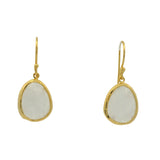 Boucles d'oreilles dormeuses dorées en pierre de lune