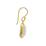 Boucles d'oreilles dormeuses dorées en pierre de lune