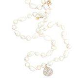 Collier doré médaille zircons perles rondes et perle longue 50 cm