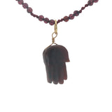 Collier doré grenat main de Fatma taillée dans quartz fumé 60 cm