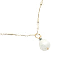 Collier doré perle de culture et petite tourmaline verte 42 cm