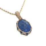 Collier doré Johri Bazaar lapis lazulis et fil doré 42 cm