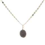 Collier doré quartz fumé avec fleur taillée dans la pierre 42 cm