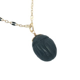 Collier doré scarabée taillé dans du quartz fumé 42 cm