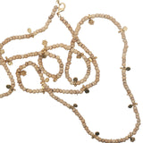 Collier doré perles en bois beige, pampilles rondes et en forme de fleur 75 cm