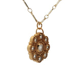 Collier doré médaillon fleur avec pierre de lune 50 cm