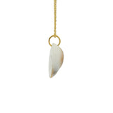 Collier doré grand coquillage oeil de sainte Lucie