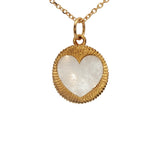Collier doré médaille coeur texturé et pierre